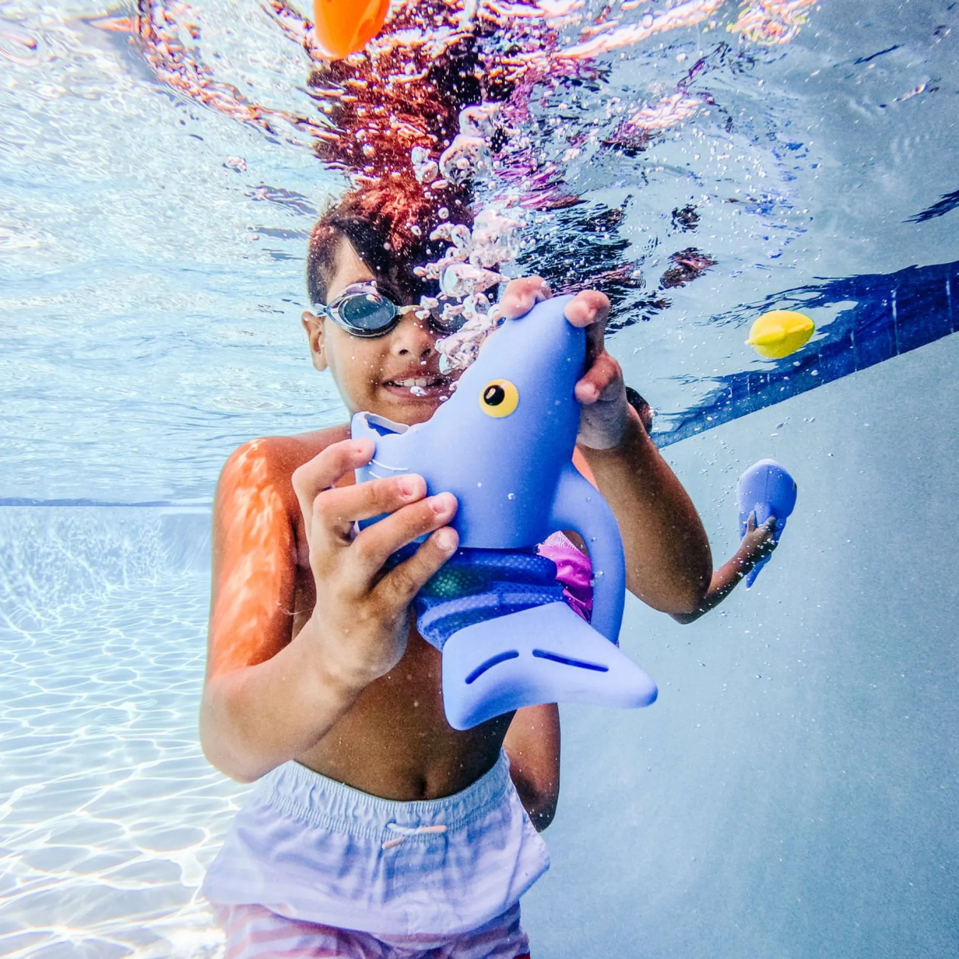Spark Shark Fish Hunt Pool Toy