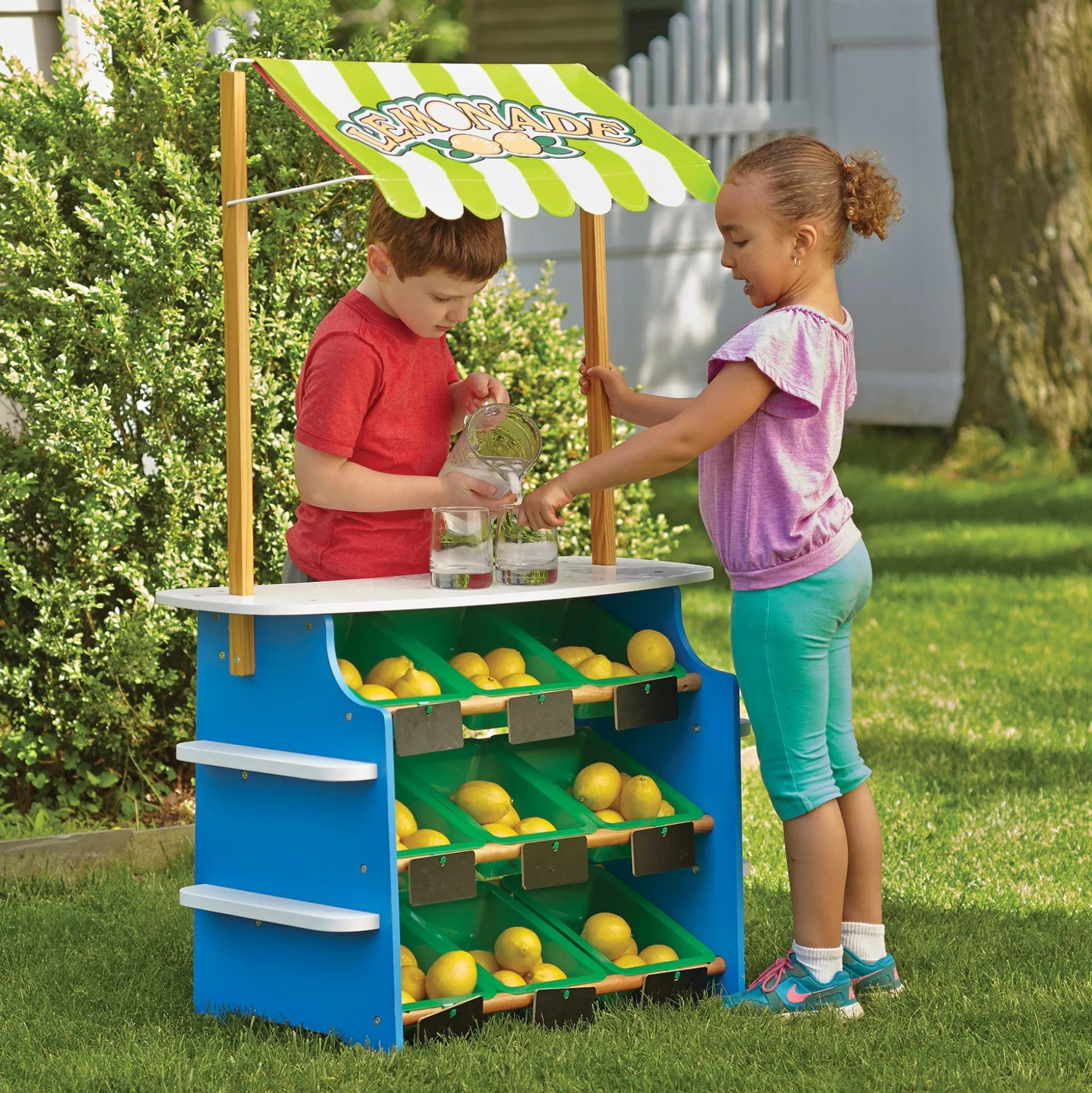Wooden Grocery Store / Lemonade Stand